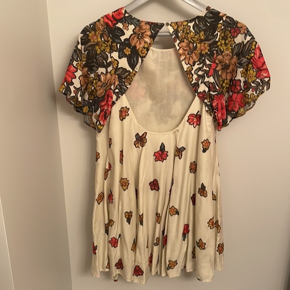 Babydoll fluttery mini dress - Picture 3 of 7